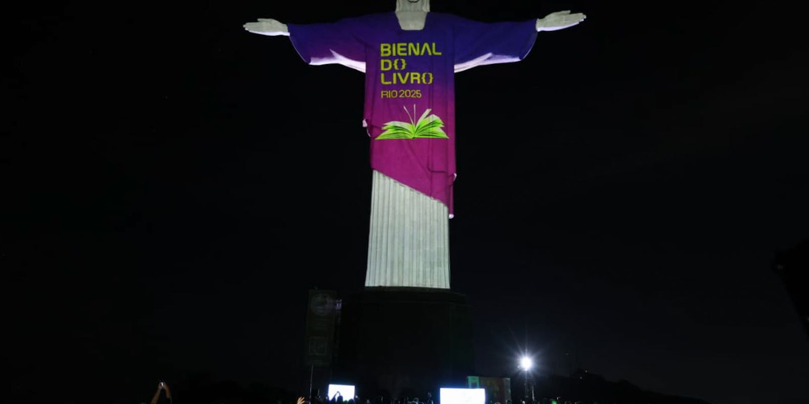 Bienal do Livro do Rio tem últim dia com Rubens Paiva e Ailton Krenak