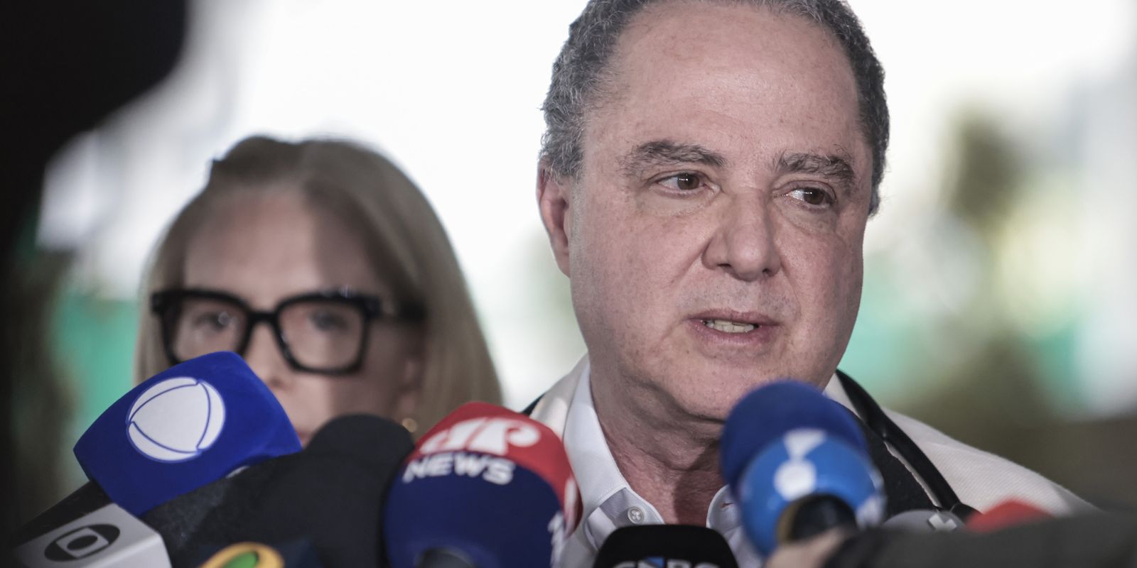 Médico diz que Lula retirou lesão deve repousar nos próximos dias