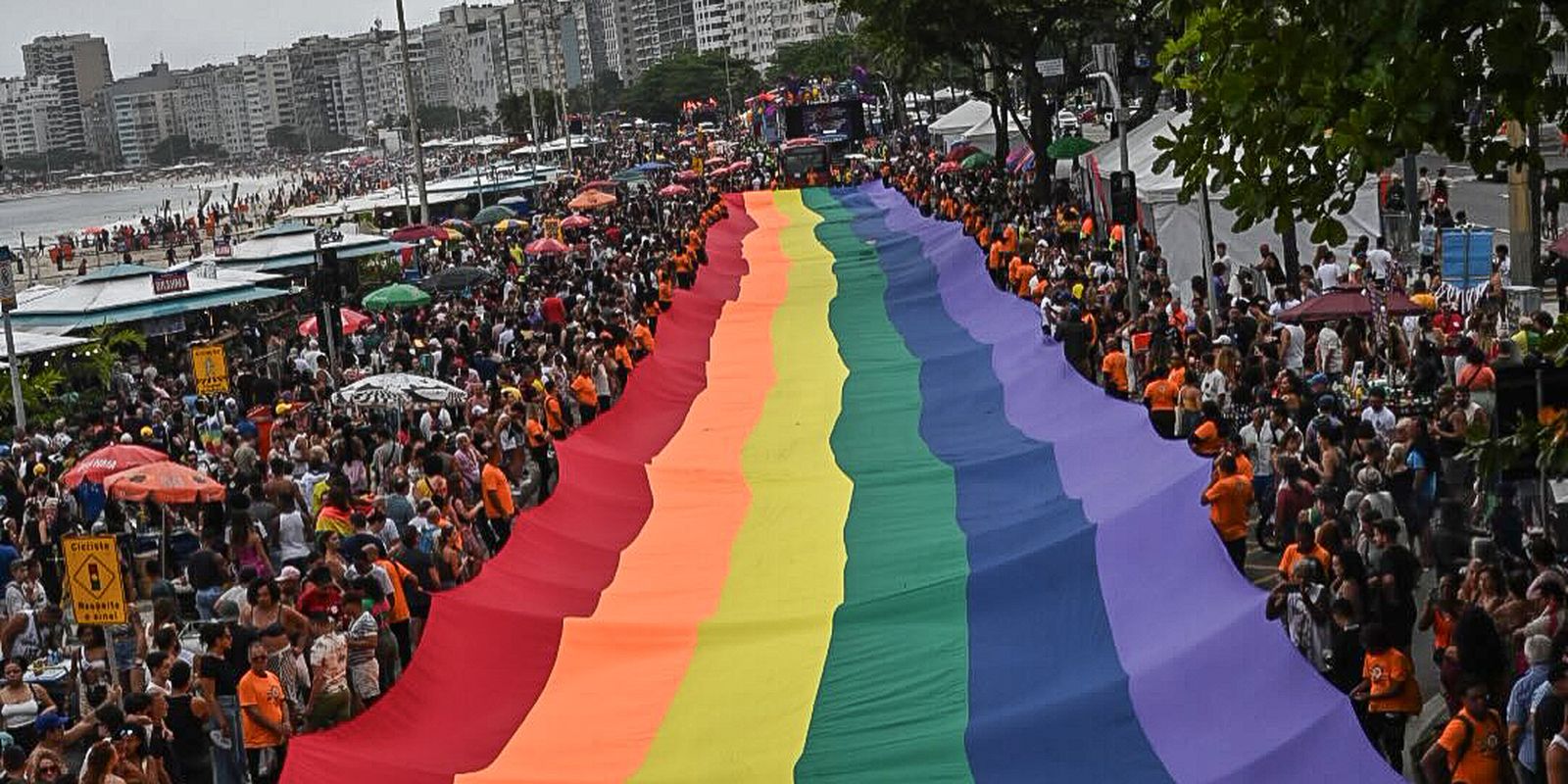 Rio Sem LGBTIfobia: trabalhadores entram em estado de greve